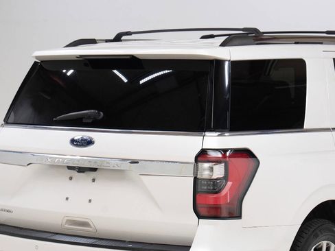 Used 2018 Ford Expedition Limited w/ Equipment Group 301A image 12