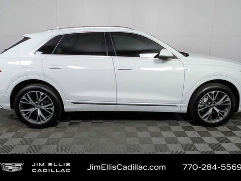 Used 2021 Audi Q8 Premium Plus w/ Premium Plus Package AWD/4WD image 2