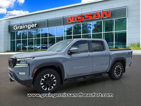 Used 2023 Nissan Frontier Pro-X w/ Pro Convenience Package RWD image 2