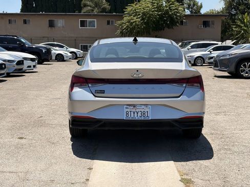 Used 2021 Hyundai Elantra SEL FWD image 3