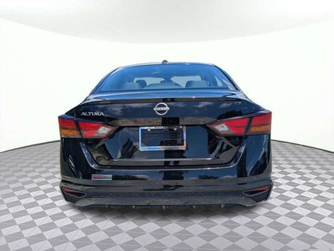 Used 2025 Nissan Altima 2.5 SV FWD image 4