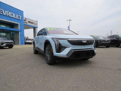 New 2026 Cadillac Optiq Sport 2 w/ LPO, Floor Liner Package image 29