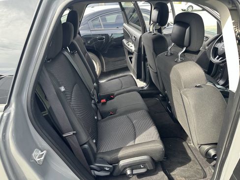 Used 2019 Dodge Journey SE image 17