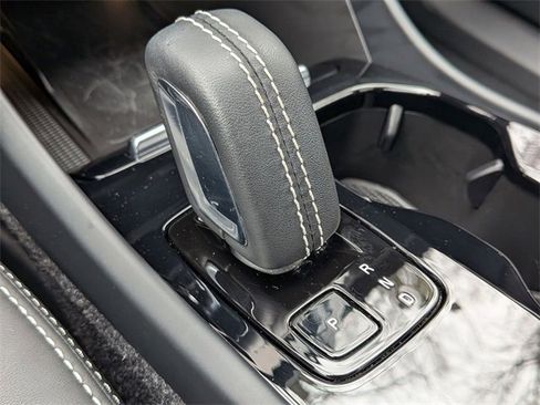 Used 2022 Volvo XC40 P8 Recharge Ultimate image 18