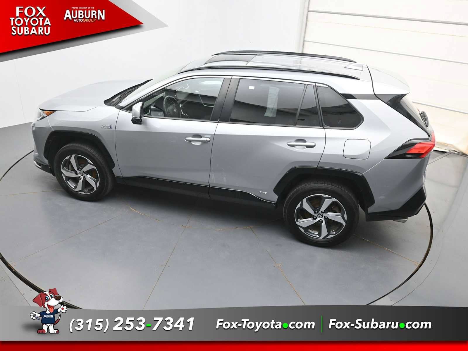 Used 2021 Toyota RAV4 SE w/ Weather & Moonroof Package AWD/4WD image 34