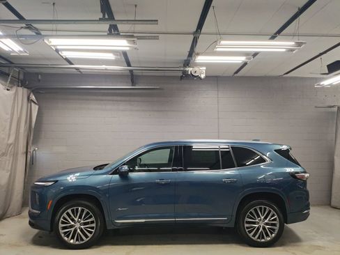 New 2026 Buick Enclave Avenir w/ Super Cruise Package FWD image 16