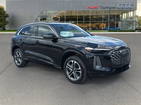 New 2026 Audi Q5 Premium AWD/4WD image 1