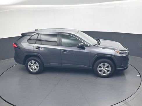 Used 2023 Toyota RAV4 LE AWD/4WD image 33