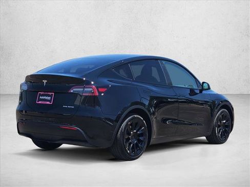 Used 2023 Tesla Model Y Long Range AWD/4WD image 8