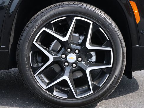 New 2026 Chevrolet Traverse High Country w/ LPO, Floor Liner Package FWD image 27
