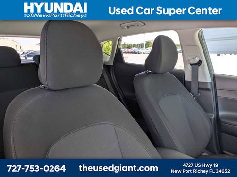 Used 2024 Hyundai Kona SEL FWD image 6