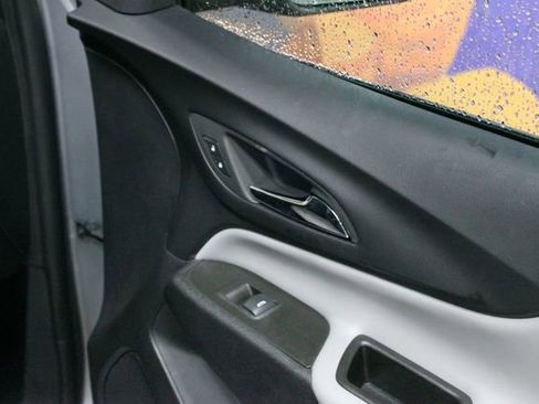 Used 2023 Chevrolet Equinox LS AWD/4WD image 11