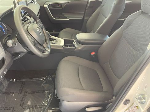 Used 2025 Toyota RAV4 LE image 25