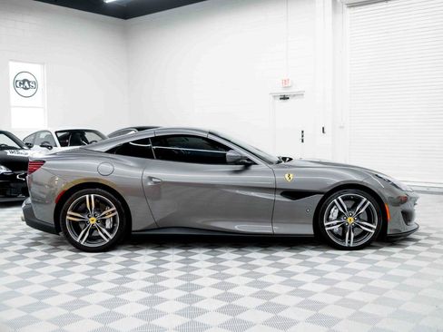 Used 2020 Ferrari Portofino RWD image 7