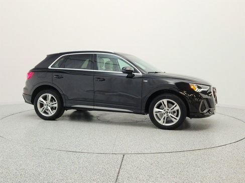 Used 2024 Audi Q3 2.0T Premium AWD/4WD image 4