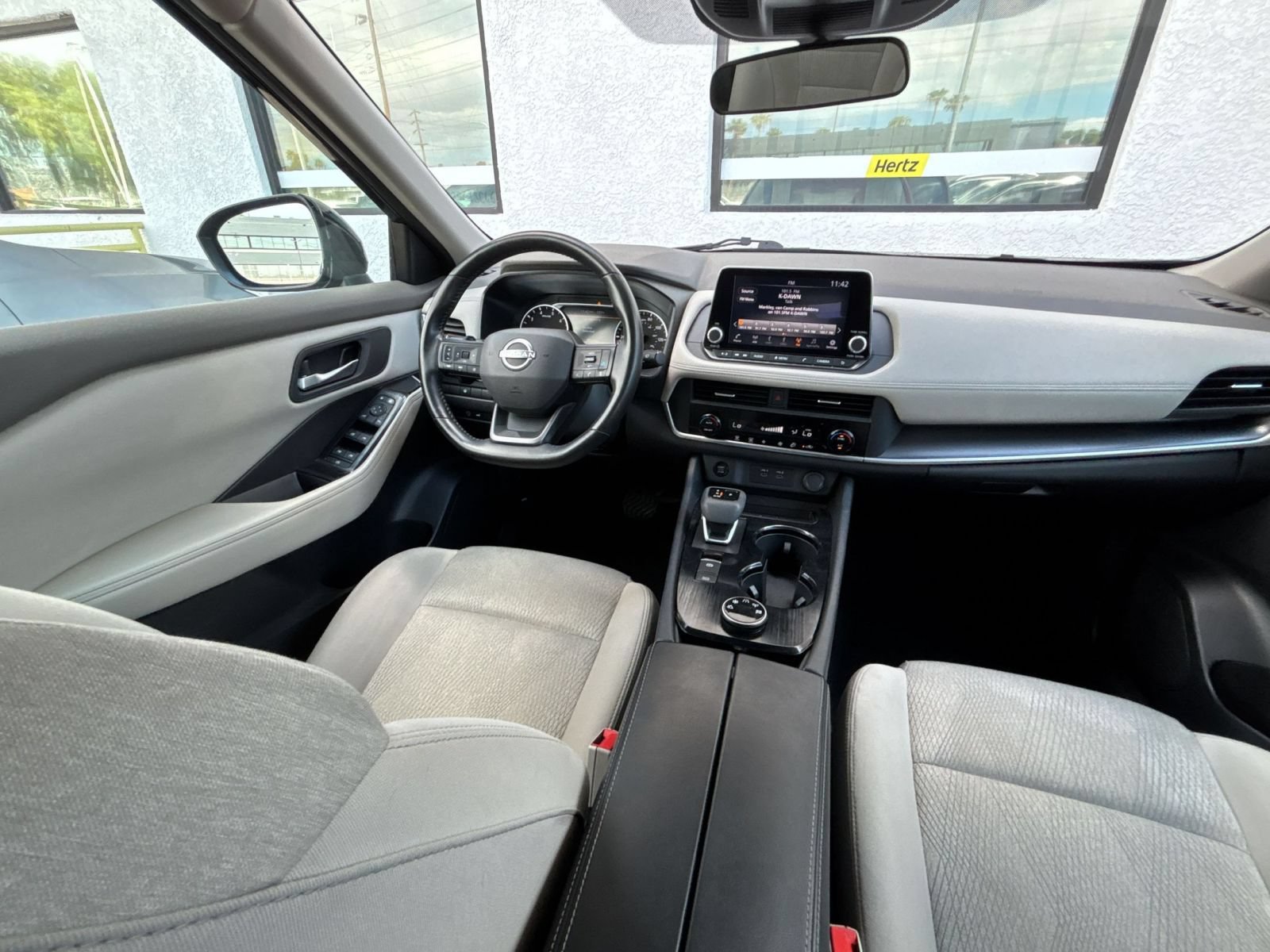 Used 2025 Nissan Rogue SV AWD/4WD image 14
