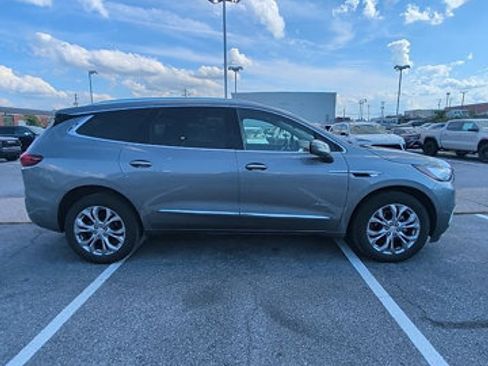 Used 2021 Buick Enclave Avenir w/ Avenir Technology Package AWD/4WD image 4
