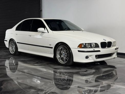Used 2003 BMW M5 image 2