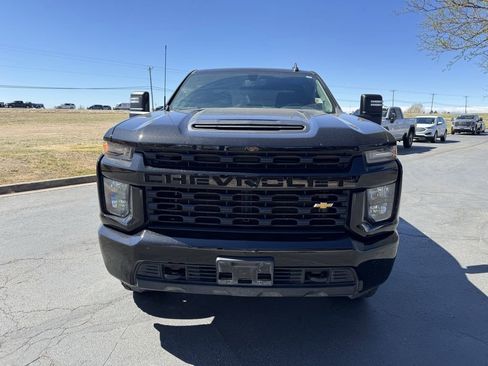 Used 2022 Chevrolet Silverado 2500 Custom w/ Custom Value Package image 2