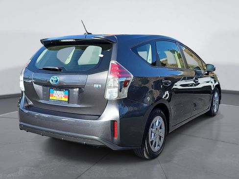 Used 2017 Toyota Prius V Four w/ Carpet Mat Package FWD image 3