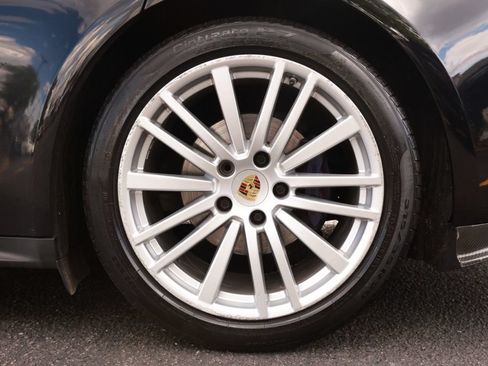 Used 2018 Porsche Panamera 4 AWD/4WD image 45