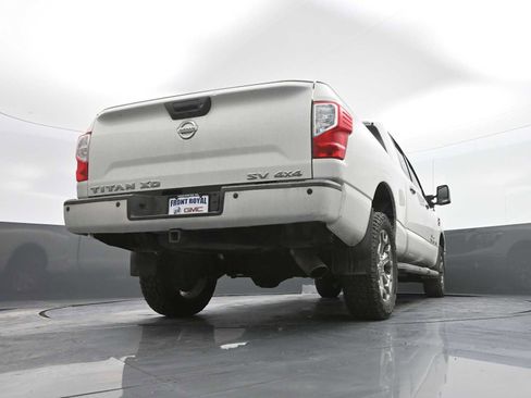 Used 2018 Nissan Titan SV w/ SV Convenience Package image 41