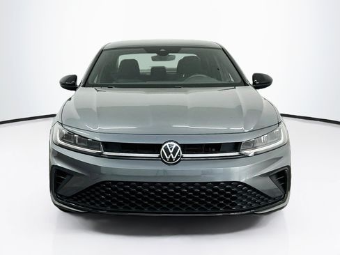 Used 2025 Volkswagen Jetta Sport FWD image 2