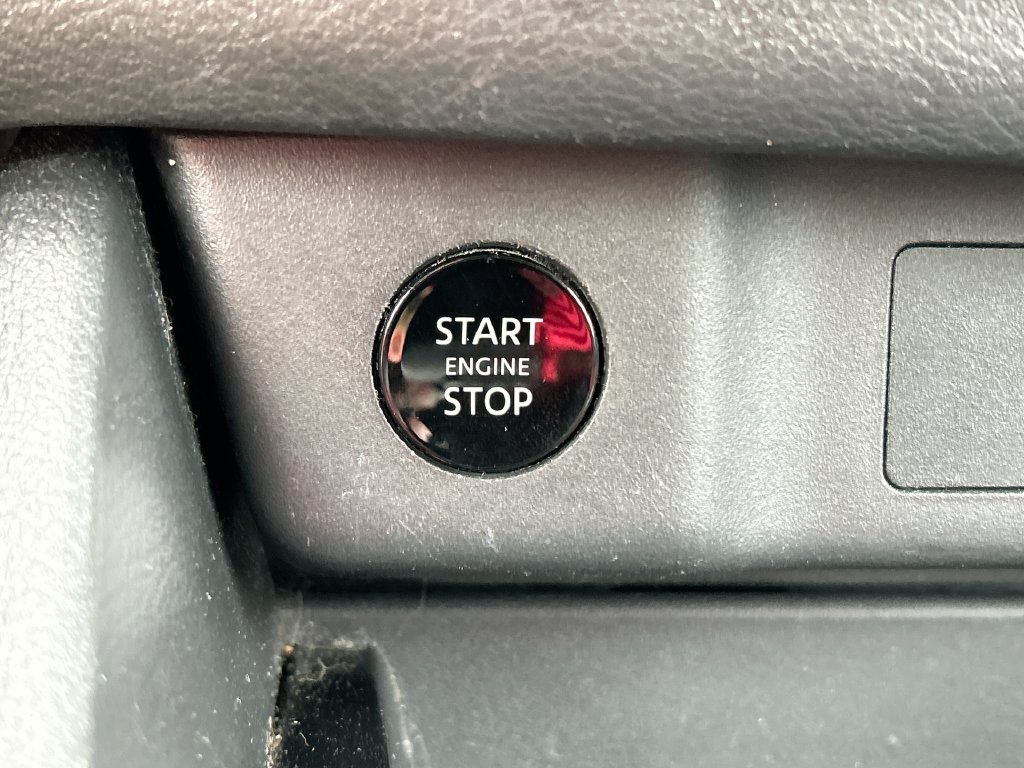 Used 2024 Nissan Rogue SV FWD image 19