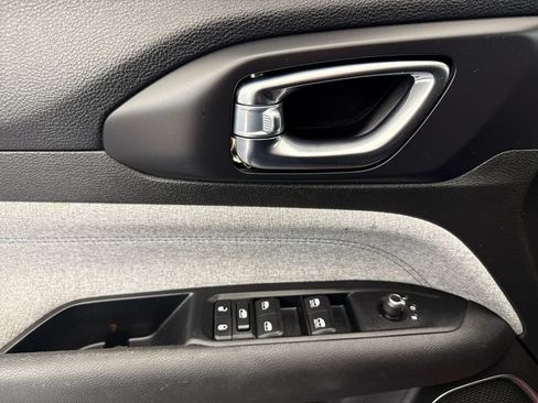 Used 2022 Jeep Compass Latitude FWD image 10