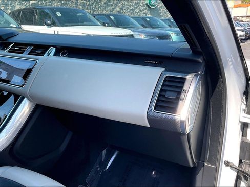 Used 2022 Land Rover Range Rover Sport HST AWD/4WD image 18