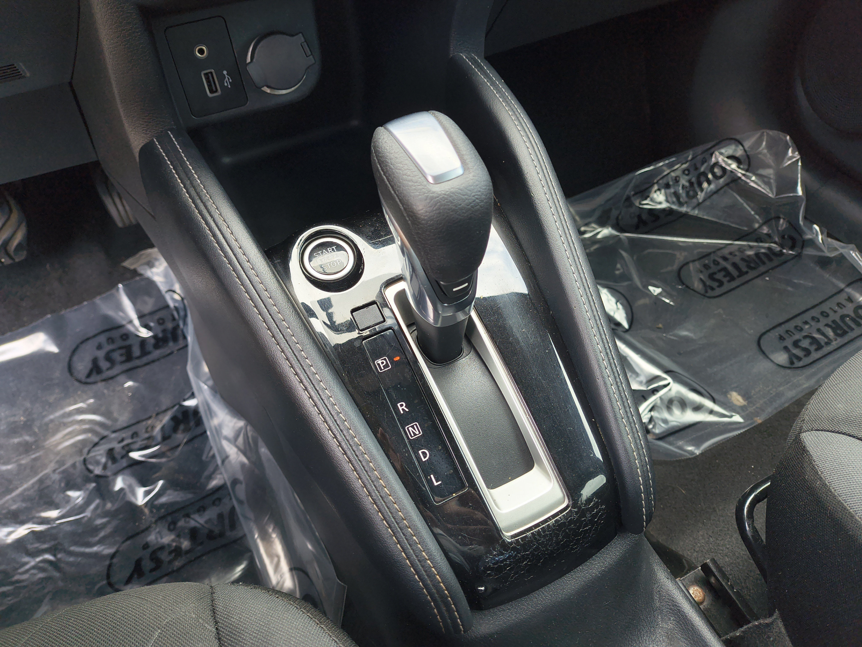 Used 2019 Nissan Kicks SV FWD image 27