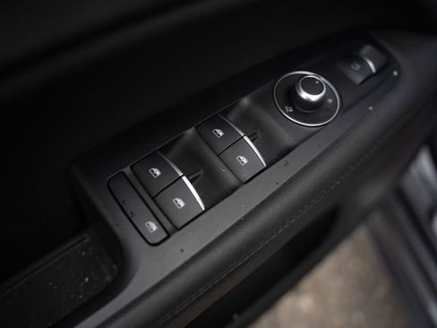 Used 2023 Alfa Romeo Stelvio Ti AWD/4WD image 16