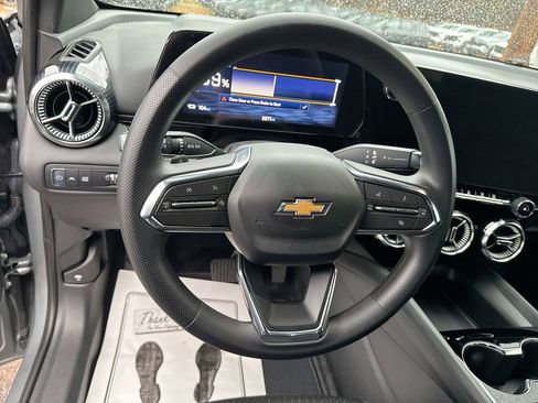 New 2025 Chevrolet Blazer EV LT image 16