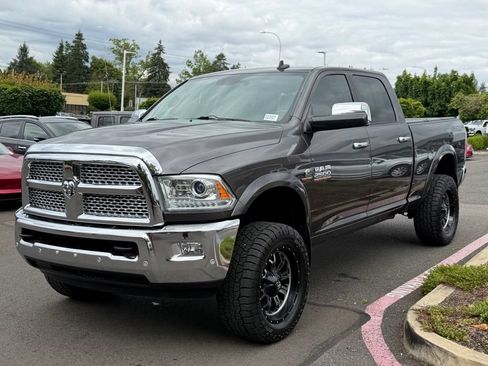 Used 2016 RAM 2500 Laramie w/ Convenience Group AWD/4WD image 4