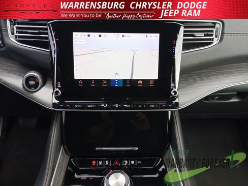 Used 2024 Jeep Wagoneer Series II w/ Flexible Seating Group image 23