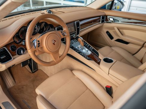 Used 2012 Porsche Panamera AWD/4WD image 9