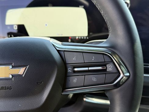 Used 2025 Chevrolet Equinox LT image 15