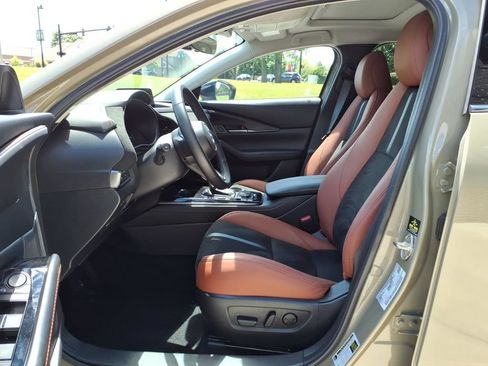 Certified 2025 MAZDA CX-30 Carbon AWD/4WD image 13