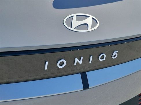 New 2026 Hyundai Ioniq 5 SEL image 21