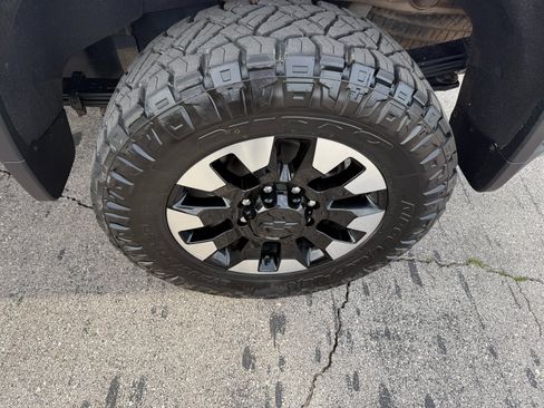 Used 2020 Chevrolet Silverado 2500 Custom w/ Custom Value Package image 15