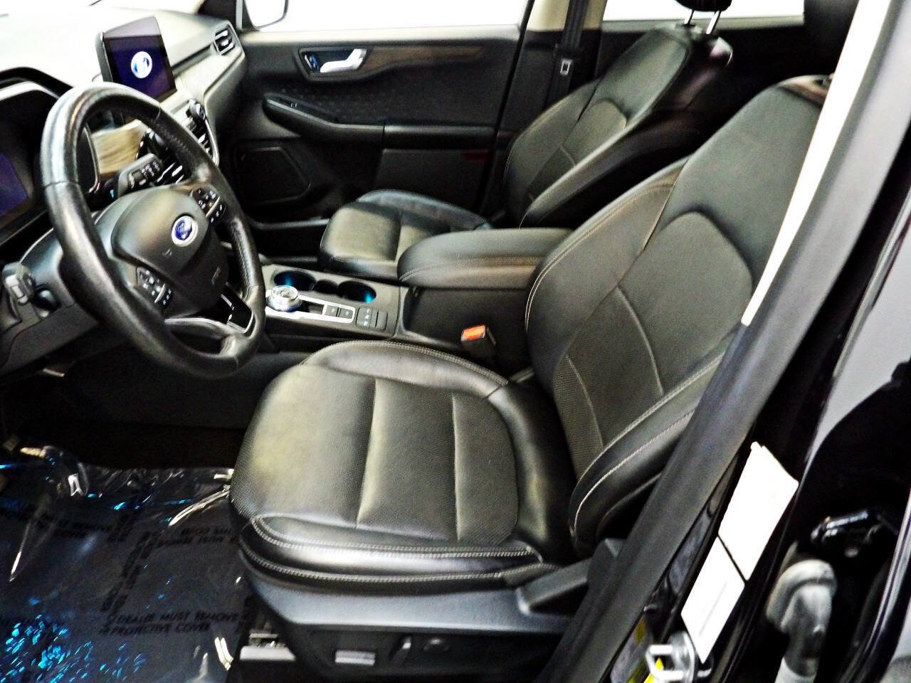 Used 2020 Ford Escape Titanium AWD/4WD image 8
