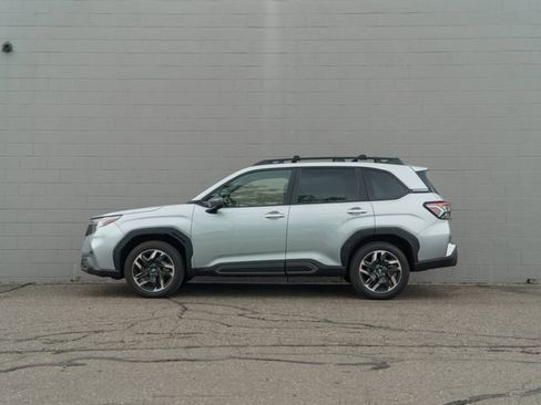 Used 2025 Subaru Forester Limited w/ Popular Package #2 AWD/4WD image 2