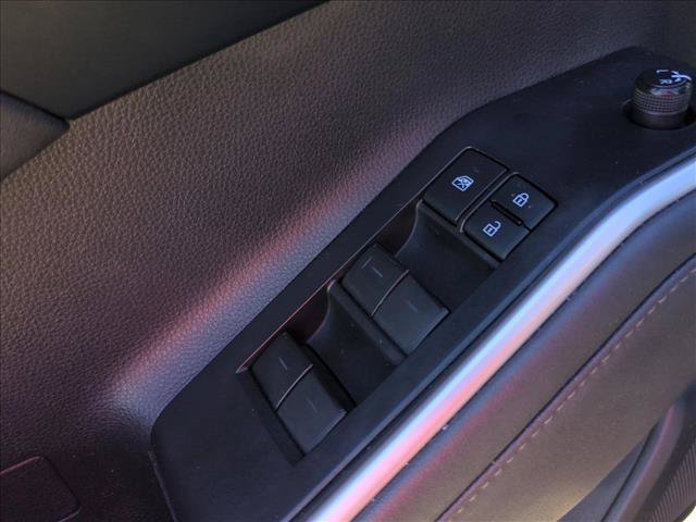 Used 2021 Toyota Highlander XLE FWD image 12