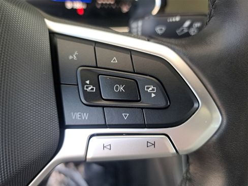 Used 2023 Volkswagen Jetta SE w/ Panoramic Sunroof Package image 18