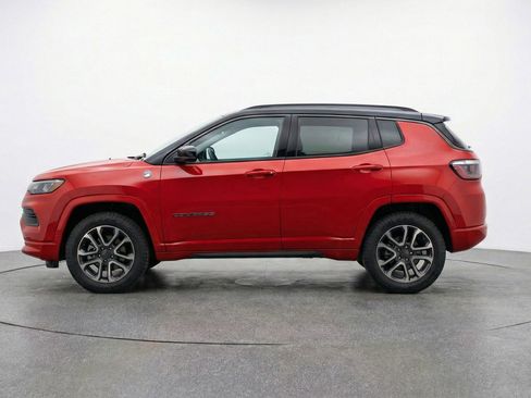 Used 2025 Jeep Compass Trailhawk AWD/4WD image 5