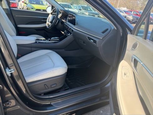 Used 2022 Hyundai Sonata Limited image 44