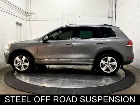 Used 2012 Volkswagen Touareg TDI AWD/4WD image 6