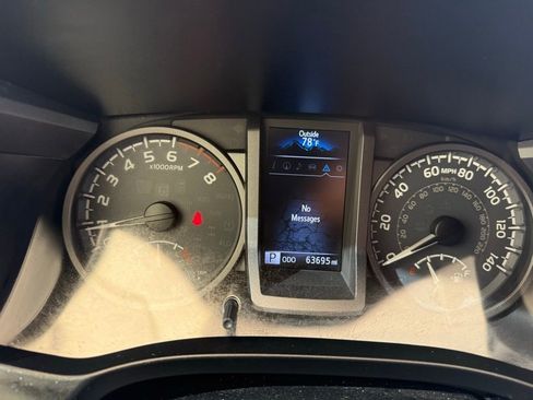 Used 2018 Toyota Tacoma TRD Off-Road image 27