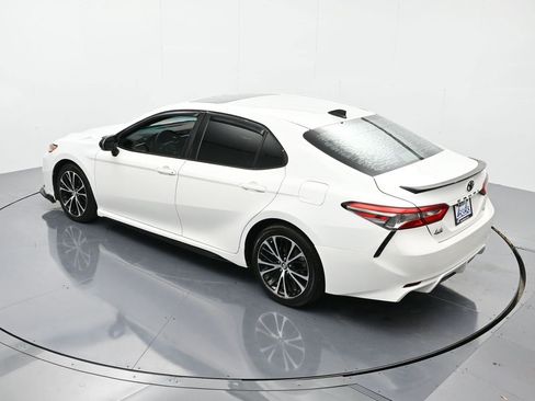 Used 2018 Toyota Camry SE w/ Moonroof Package image 38