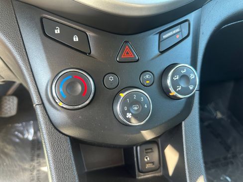 Used 2020 Chevrolet Sonic LT image 18